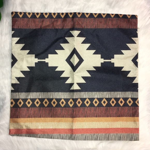 $5️⃣for$2️⃣5️⃣ Aztec print throw pillow cover - Picture 4 of 5